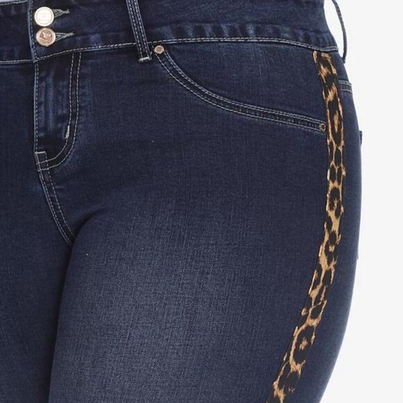 White Mark Plus Super Stretch Denim Cheetah Panel Jeans Dark Blue - Size 18 NWT - Picture 5 of 6